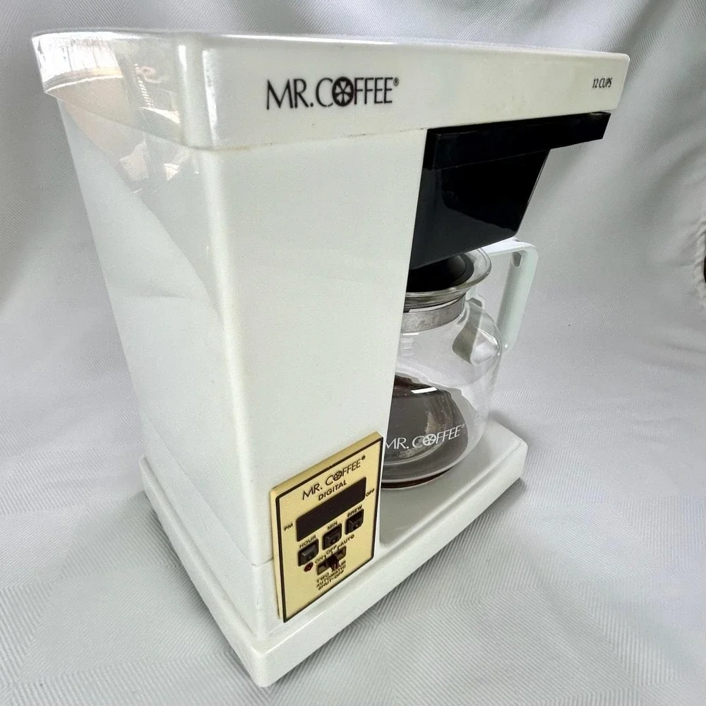Vintage Mr Coffee 12 Cup Coffee Maker SRX-20 Red LED Digital Display 1990s